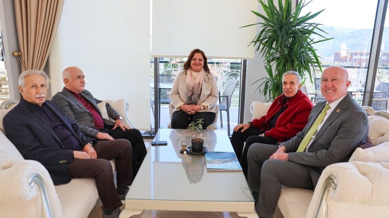 Burcu Köksal ile AK Parti’nin Flaş İsimleri Sürpriz Buluştular