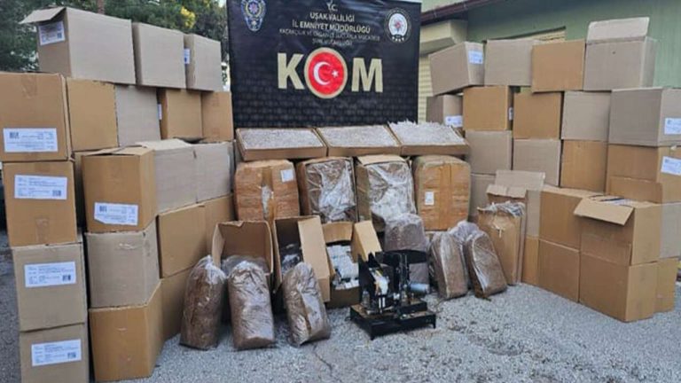 Uşak’ta 817 bin kaçak makaron ele geçirildi