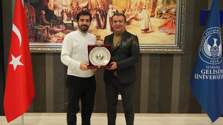 İGÜ’de Türkiye’nin teknoloji vizyonu masaya yatırıldı