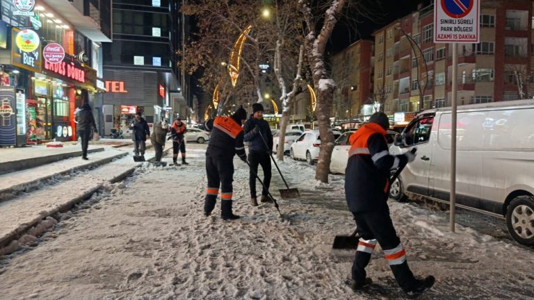 Niğde Sokakları Beyaz Alarm İle Temizleniyor