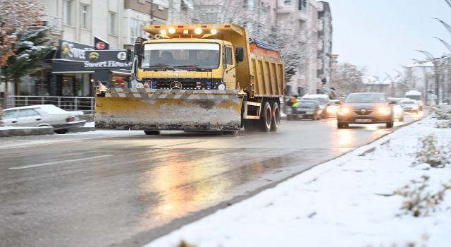 Aksaray’da Karla Mücadele Devam Ediyor