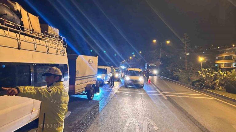 Alanya’da 30 aranan şahıs yakalandı