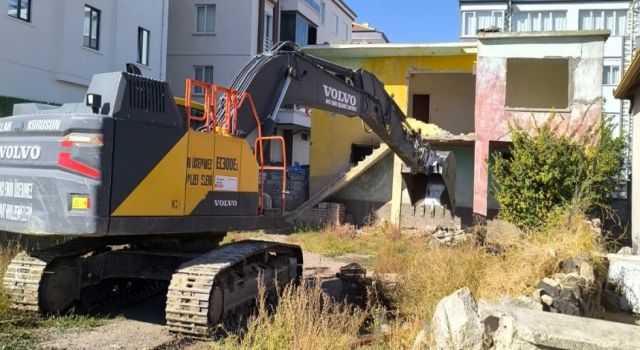 Belediye 7 Yılda 1468 Metruk Yapıyı Yıktı