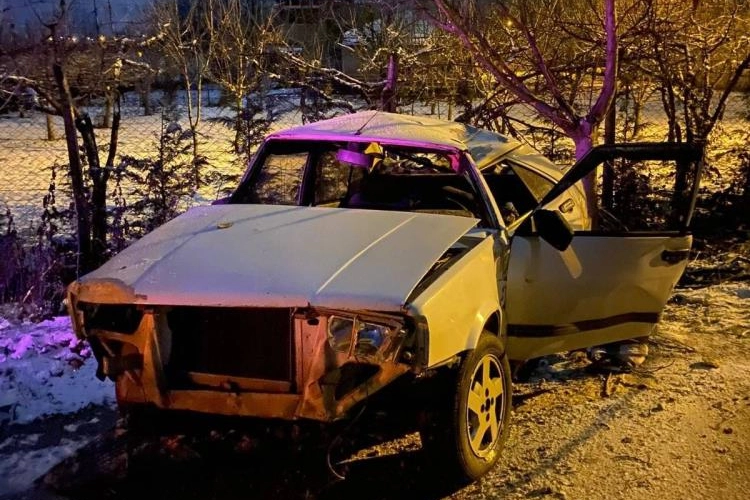 Bursa’da otomobil tarlaya uçtu: 1 yaralı