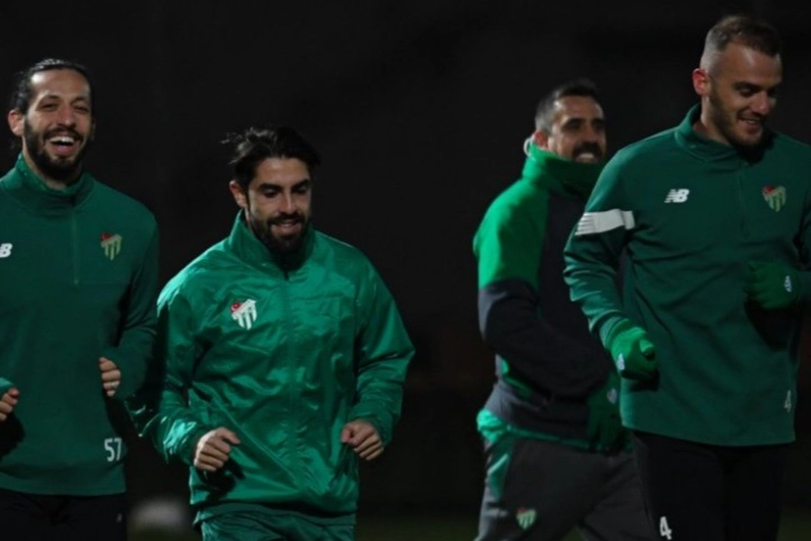 Bursaspor, Antalya’da kampa girdi.
