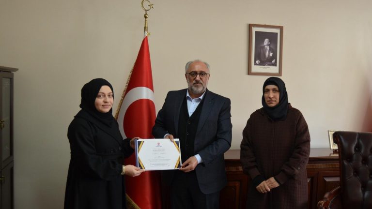 Göle’den Gazze’ye Kur’an kursu öğrencilerinden anlamlı bağış