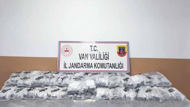 Van’da gümrük kaçağı malzeme ele geçirildi