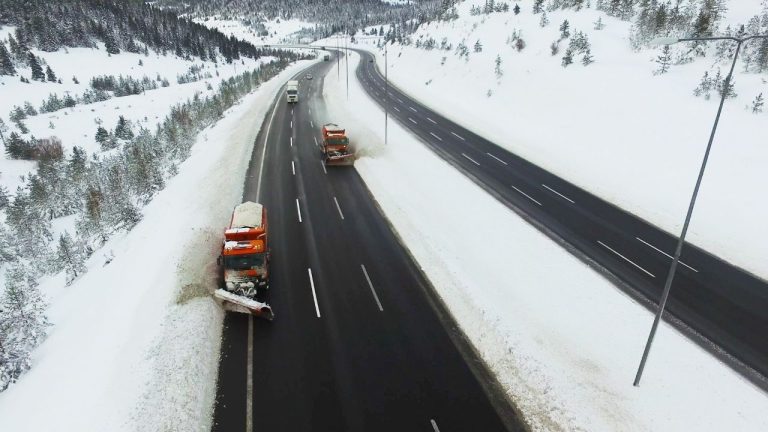 Erzincan-Kelkit yolu kar nedeniyle kapandı