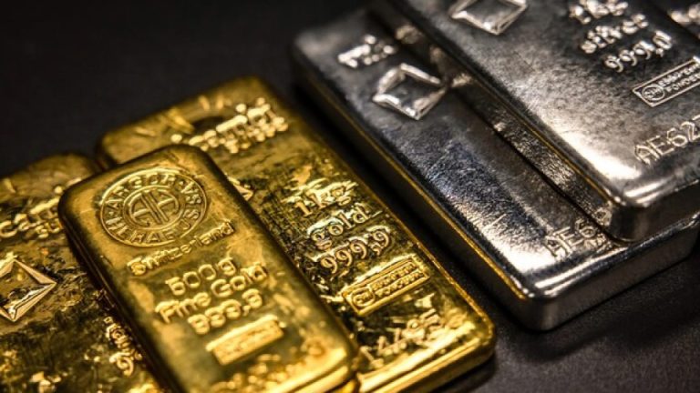 Altın Rekoru: Ons Fiyatı 5000 Doları Aştı, Yatırımcılar Ne Yapmalı?