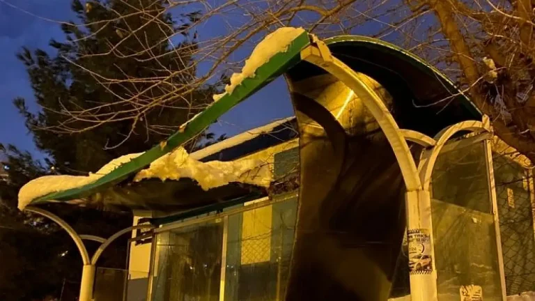 Siirt’te Kar Durağı Çökertti, Halk Çözüm Bekliyor
