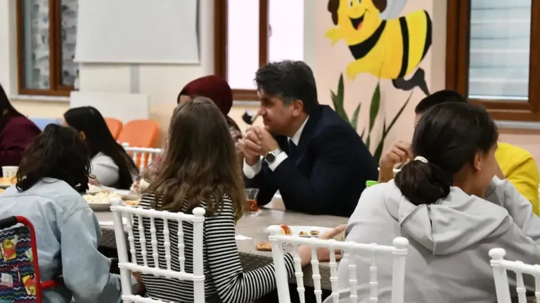 Bolu’da yeni yılda huzurevi ve engelsiz yaşam merkezini ziyaret