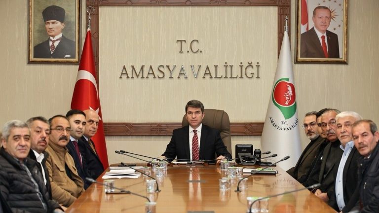 Amasya muhtarları sorunlarını valiye iletti