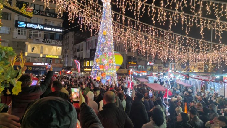 Kocaeli’de yeni yıla sessiz giriş: Halk, etkinlik olsa birikirdi