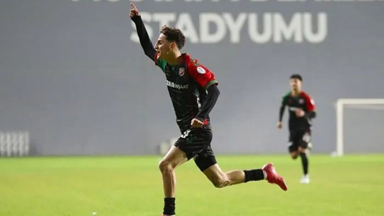 Gümüşhaneli genç yetenek Trabzonspor ile anlaştı