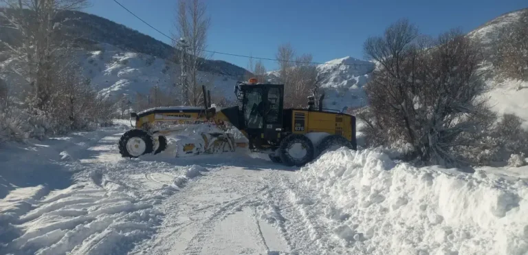 Tunceli’de 298 köy yolu ulaşıma kapandı.