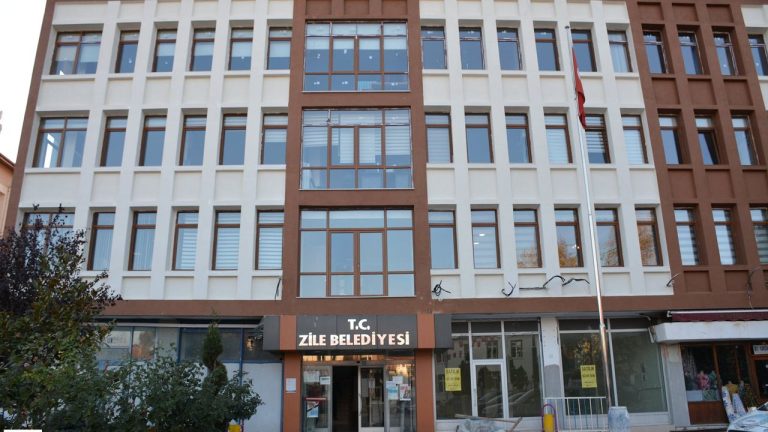 Zile Belediyesi 10 hizmet aracı satıyor